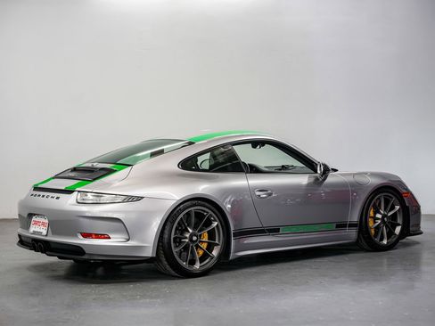Used 2016 Porsche 911 R RWD image 3