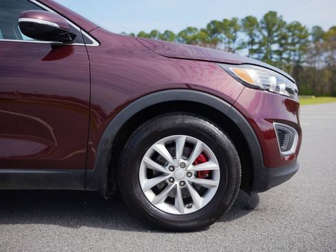 Used 2016 Kia Sorento LX w/ LX Convenience Package image 10