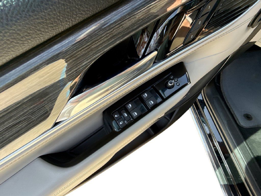 Used 2022 Jeep Wagoneer Series II AWD/4WD image 15