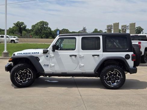 Used 2022 Jeep Wrangler Unlimited Rubicon 4xe w/ Cold Weather Group AWD/4WD image 3