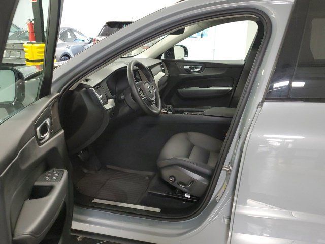 Used 2025 Volvo XC60 B5 Plus w/ Protection Package Premier AWD/4WD image 13