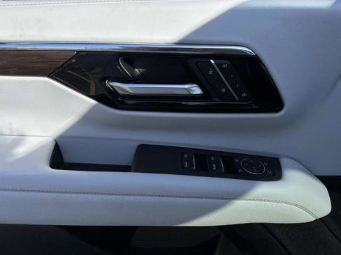 New 2026 Chevrolet Suburban Premier image 14