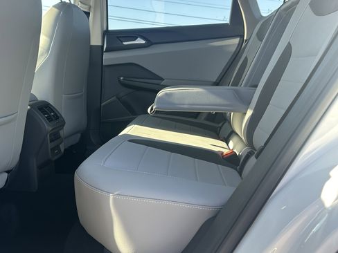 Used 2022 Volkswagen Taos SE image 21