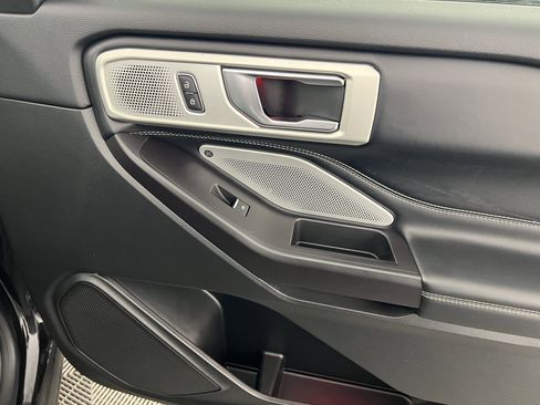 Used 2020 Ford Explorer ST w/ ST Street Pack image 23