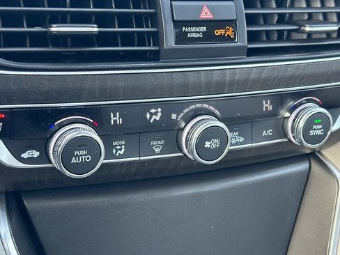 Used 2019 Honda Accord EX-L image 18