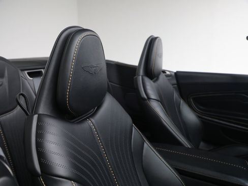 Used 2020 Aston Martin DB11 Volante image 38
