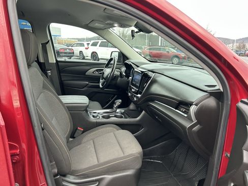 Used 2021 Chevrolet Traverse LT w/ LPO, Blackout Package image 14