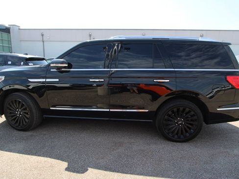 Used 2018 Lincoln Navigator Reserve w/ Technology Package AWD/4WD image 4