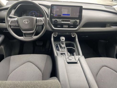 Used 2025 Toyota Grand Highlander FWD image 12