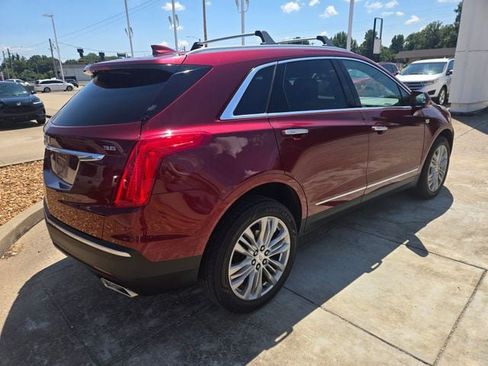 Used 2018 Cadillac XT5 Premium Luxury FWD image 5