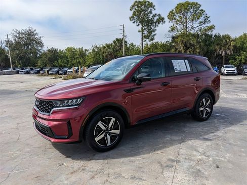 Certified 2023 Kia Sorento S w/ Panoramic Sunroof Package image 5
