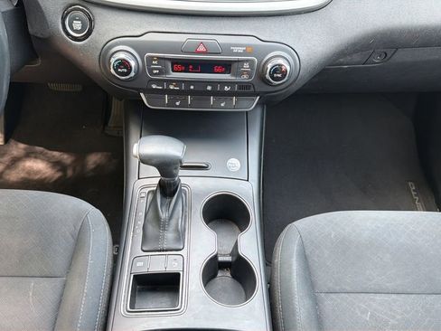 Used 2020 Kia Sorento S image 19