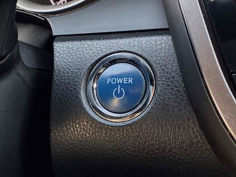 Used 2022 Toyota Camry XLE image 14