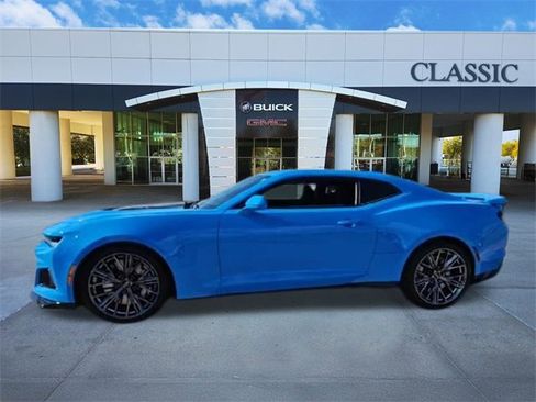 Used 2022 Chevrolet Camaro ZL1 image 4
