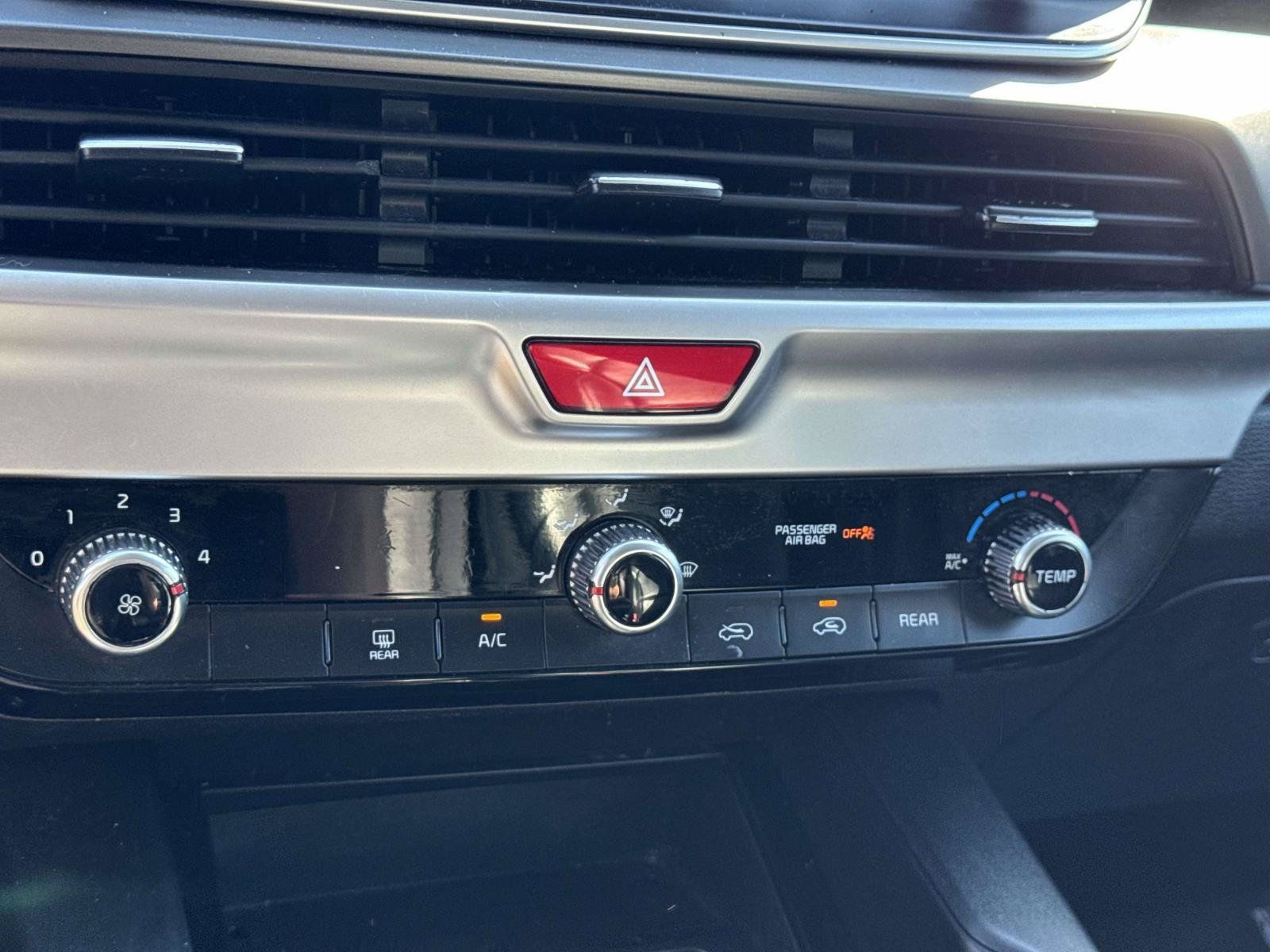 Used 2020 Kia Telluride LX AWD/4WD image 24