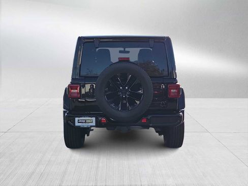 Used 2021 Jeep Wrangler Unlimited Sahara image 7