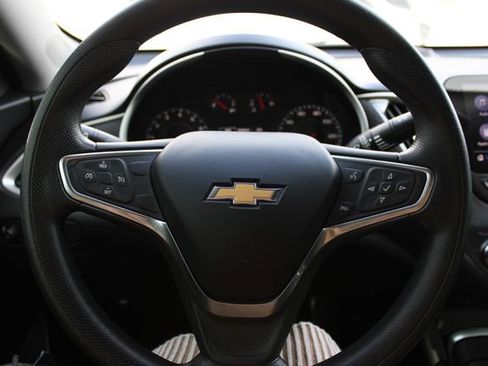 Used 2022 Chevrolet Malibu LT image 11