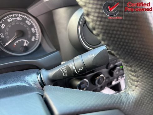 Used 2020 Toyota Tacoma TRD Off-Road AWD/4WD image 65
