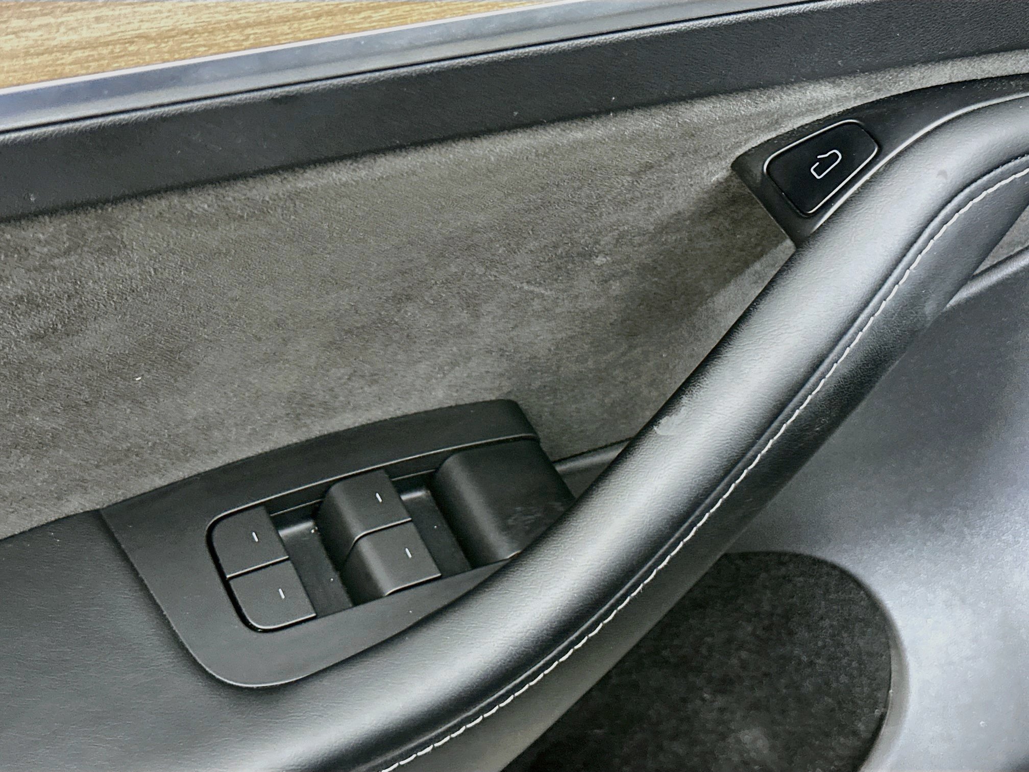 Used 2022 Tesla Model Y Long Range AWD/4WD image 15