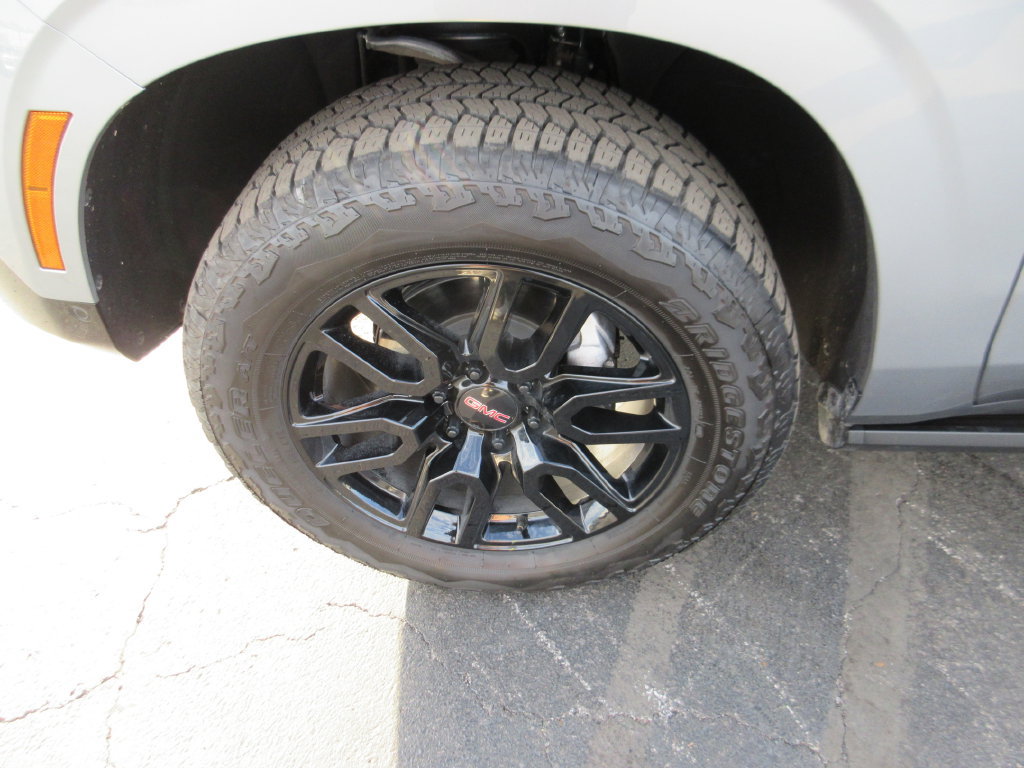 Certified 2026 GMC Yukon AT4 w/ AT4 Premium Plus Package AWD/4WD image 15