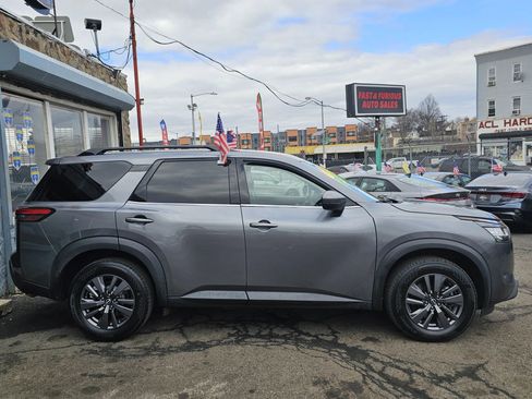 Used 2022 Nissan Pathfinder SV w/ Cargo Package image 4