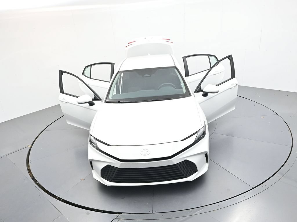 Used 2025 Toyota Camry LE FWD image 29