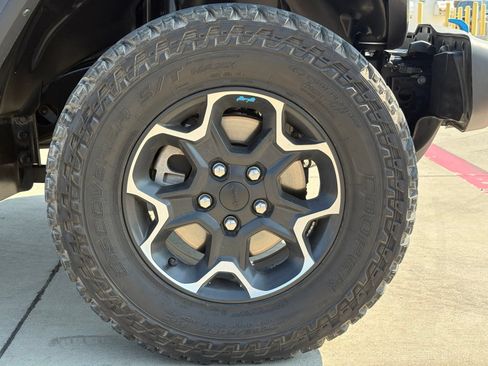 Used 2023 Jeep Wrangler Unlimited Rubicon 4xe AWD/4WD image 9