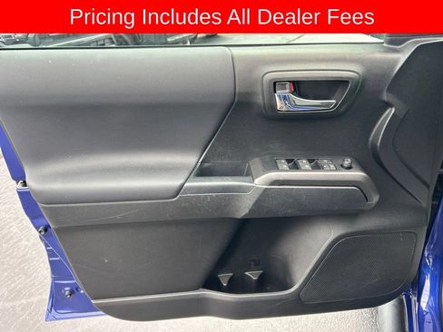 Used 2022 Toyota Tacoma TRD Off-Road AWD/4WD image 3