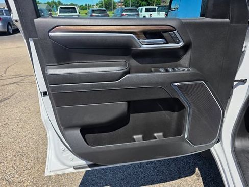 Used 2024 Chevrolet Silverado 1500 LT AWD/4WD image 19