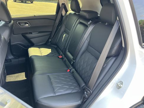 Certified 2026 Nissan Rogue Platinum w/ Platinum Premium Package AWD/4WD image 20