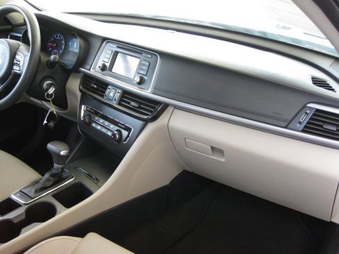 Used 2016 Kia Optima LX FWD image 31