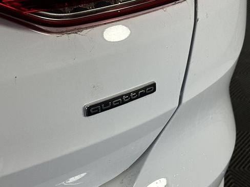 Certified 2025 Audi Q3 2.0T Premium image 17