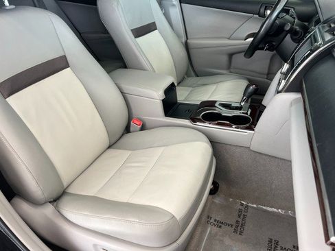 Used 2012 Toyota Camry XLE w/ Leather Pkg FWD image 15