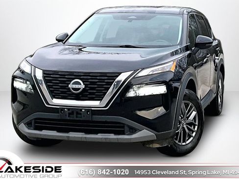 Used 2022 Nissan Rogue S image 1