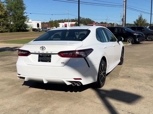 Used 2022 Toyota Camry SE image 6
