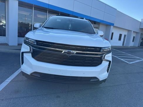 Used 2021 Chevrolet Tahoe RST w/ Luxury Package AWD/4WD image 2