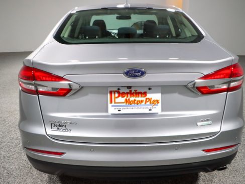 Used 2020 Ford Fusion SE image 8