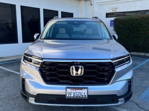 Used 2023 Honda Pilot Elite image 2