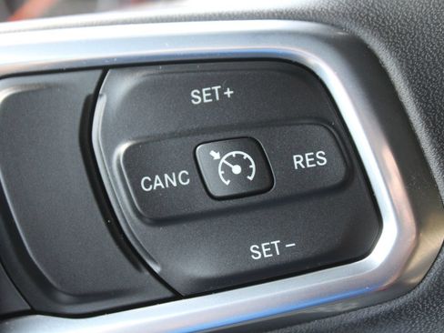 Used 2023 Jeep Wrangler Unlimited Sahara w/ LED Lighting Group AWD/4WD image 29