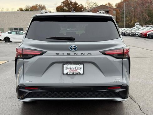 Certified 2024 Toyota Sienna XSE image 5
