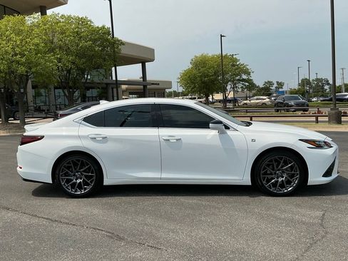 Certified 2022 Lexus ES 350 F Sport FWD image 2