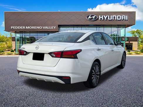 Used 2025 Nissan Altima 2.5 SV FWD image 4