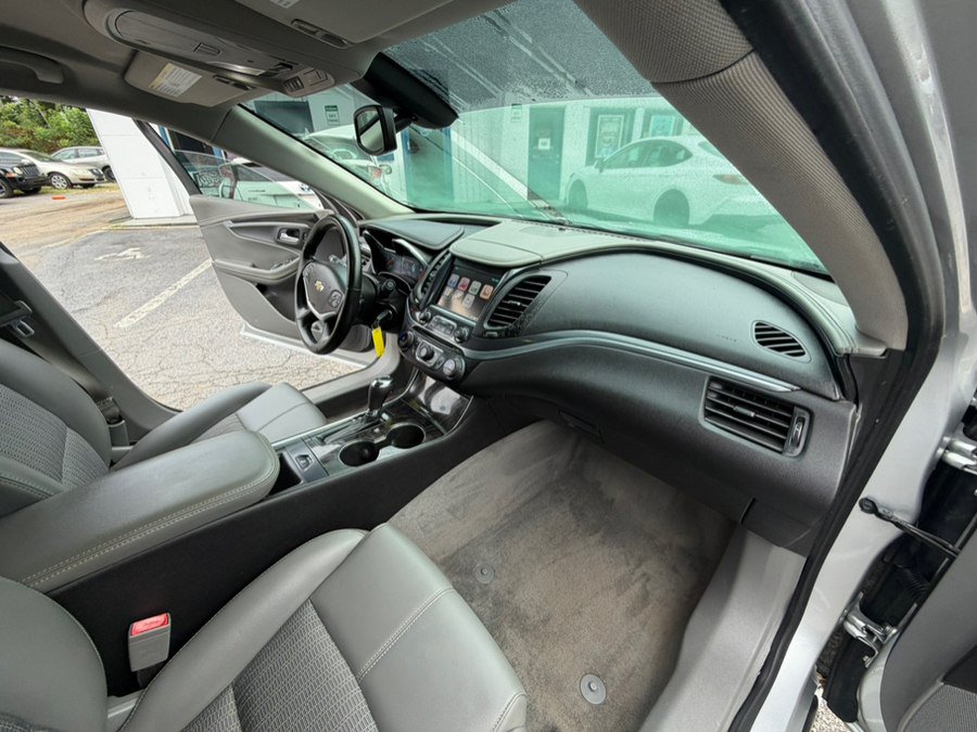 Used 2015 Chevrolet Impala LT Eco w/ Navigation Package w/ Convenience Package FWD image 23
