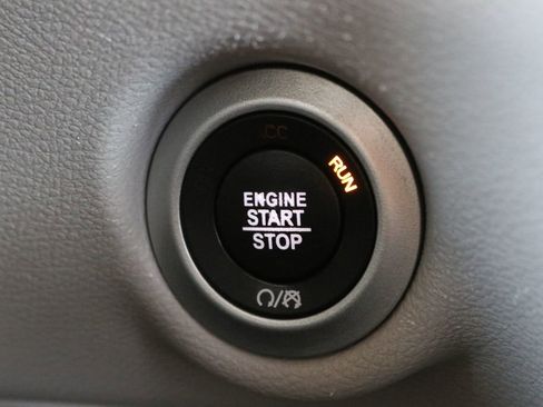 Used 2020 Chrysler Pacifica Touring-L image 45