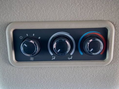 Used 2020 Chevrolet Express 3500 LS image 27