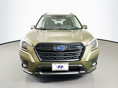 Used 2022 Subaru Forester Premium AWD/4WD image 2
