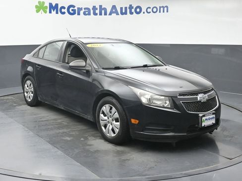 Used 2014 Chevrolet Cruze LS image 2