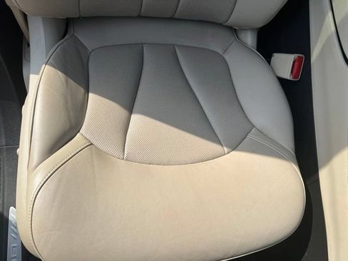 Used 2019 Buick Envision Essence FWD image 15