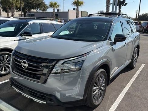 Used 2023 Nissan Pathfinder SL w/ SL Premium Package image 10