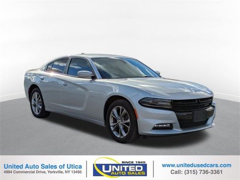 Used 2020 Dodge Charger SXT image 1